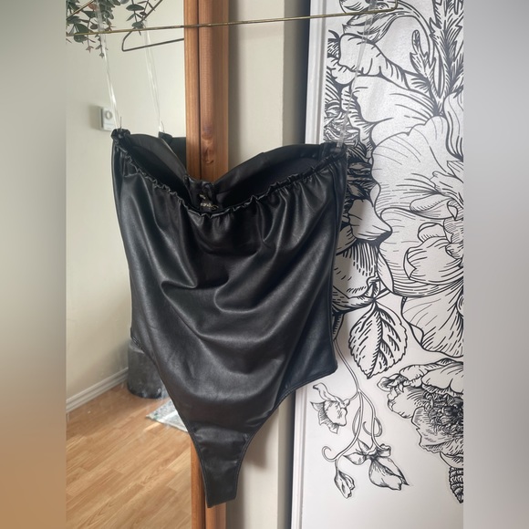 Shinestar strapless body suit - faux leather - Picture 3 of 5